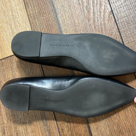 Charles & Keith Pointed Toe Black Flats Size 37 - Picture 8 of 13